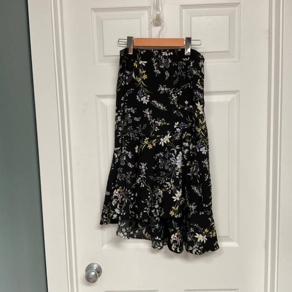Flounced, high-low black flowered LeChateau skirt, size 4 - Picture 5 of 6